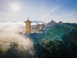 기네스 세계 기록 등재된 최대 기도 바퀴, 베트남 달랏서 공개… 관광객에 놀라움 선사 기사 이미지